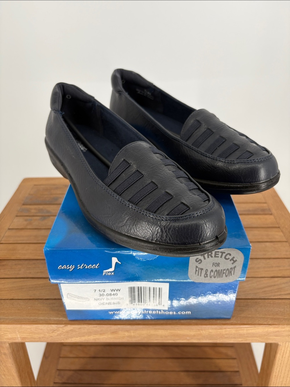 New easy street Navy Slip-On Loafers with Stretch Panels size 7 1/2 WW